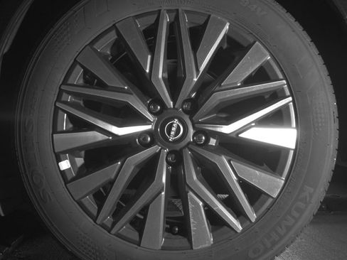 Used 2025 Nissan Altima 2.5 SV image 11