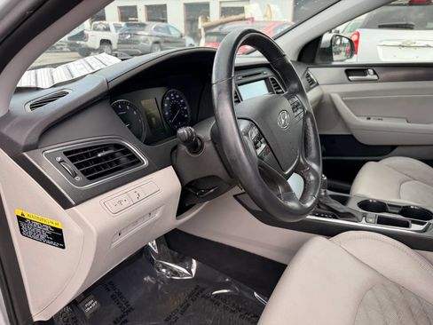 Used 2016 Hyundai Sonata Sport w/ Option Group 03 FWD image 17