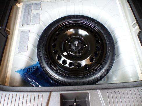 Used 2025 Chevrolet Trax RS w/ Driver Confidence Package image 18