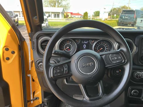 Used 2021 Jeep Wrangler Unlimited Sport AWD/4WD image 8