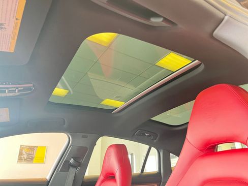 Used 2023 Porsche Panamera image 34