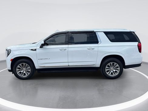 Used 2024 GMC Yukon XL Denali w/ Advanced Technology Package AWD/4WD image 5