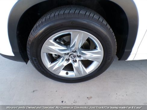 Used 2018 Toyota Highlander Limited FWD image 48