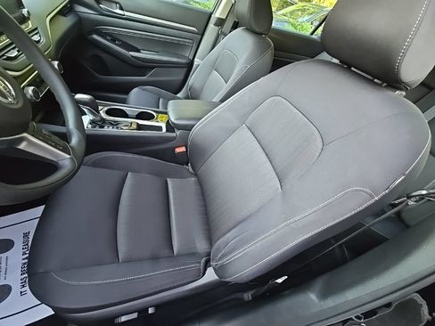 Used 2021 Nissan Altima 2.5 SV FWD image 11