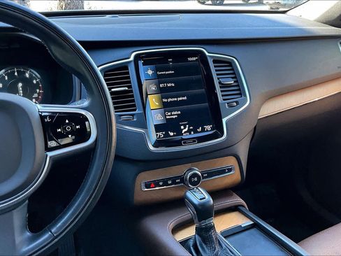 Used 2022 Volvo XC90 T6 Momentum w/ Climate Package image 7