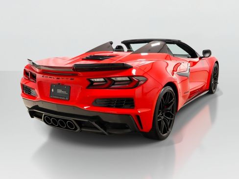 Used 2024 Chevrolet Corvette Z06 RWD image 5