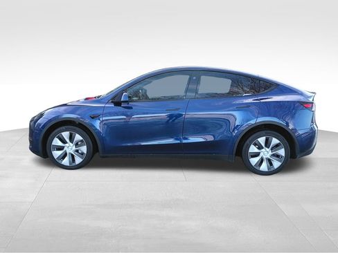Used 2023 Tesla Model Y Long Range image 2