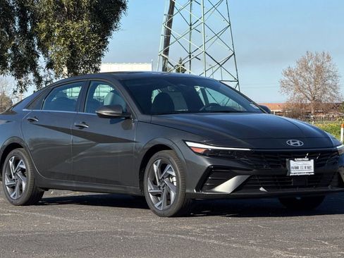 New 2026 Hyundai Elantra Limited image 2