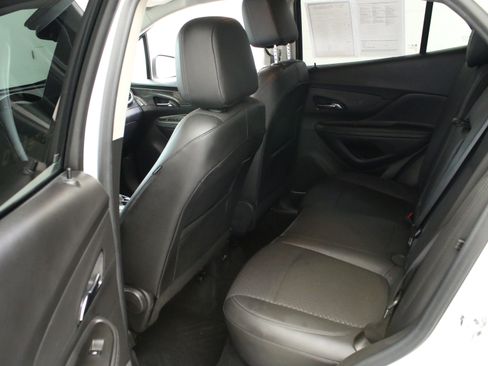 Used 2022 Buick Encore Preferred w/ Safety Package AWD/4WD image 27