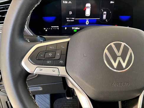 Used 2022 Volkswagen Tiguan SE AWD/4WD image 24
