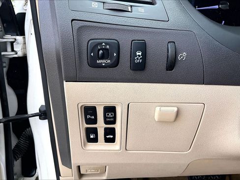 Used 2011 Lexus ES 350 FWD image 32