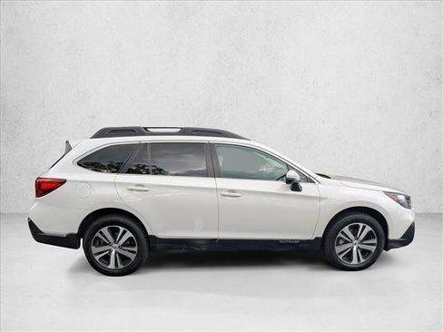 Used 2019 Subaru Outback 2.5i Limited AWD/4WD image 4