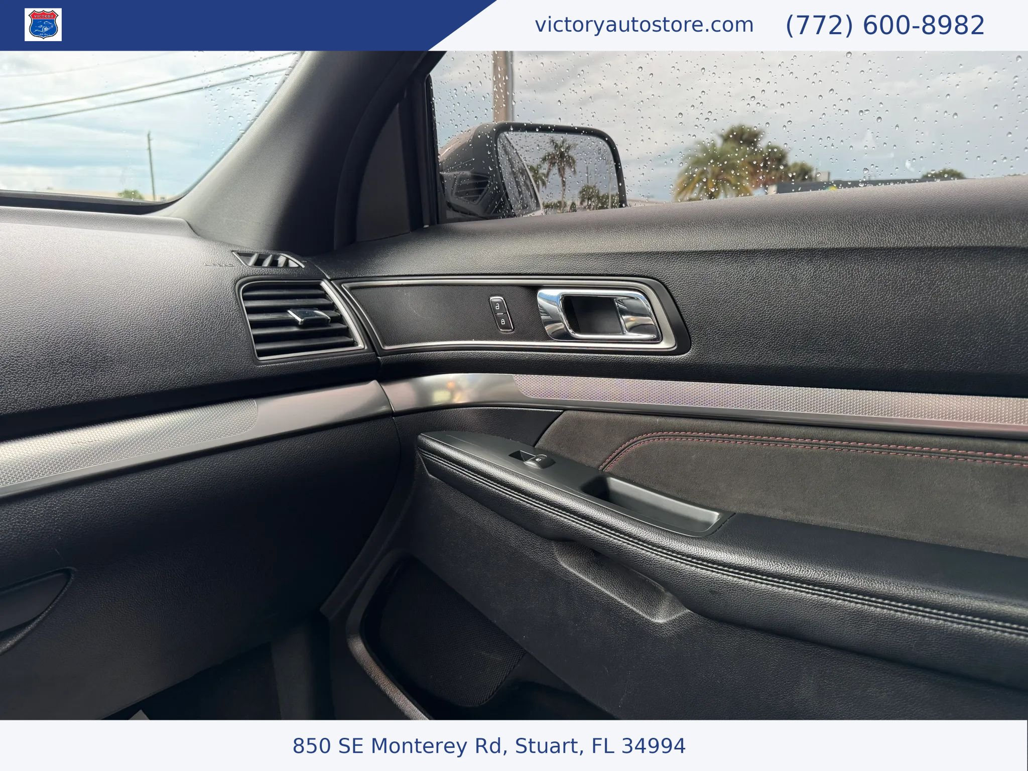 Used 2018 Ford Explorer XLT w/ Equipment Group 202A AWD/4WD image 38