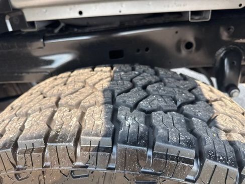 Used 2023 RAM 2500 Big Horn w/ Night Edition AWD/4WD image 38