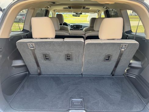 Certified 2020 Honda Pilot Touring image 31