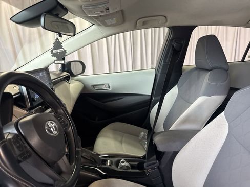 Used 2021 Toyota Corolla LE FWD image 18