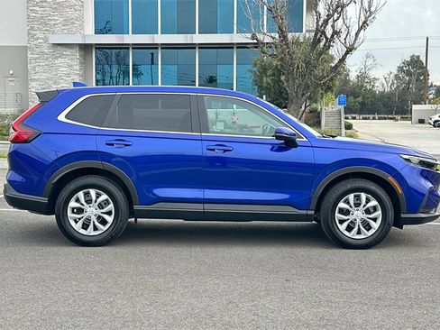 Certified 2025 Honda CR-V LX image 3