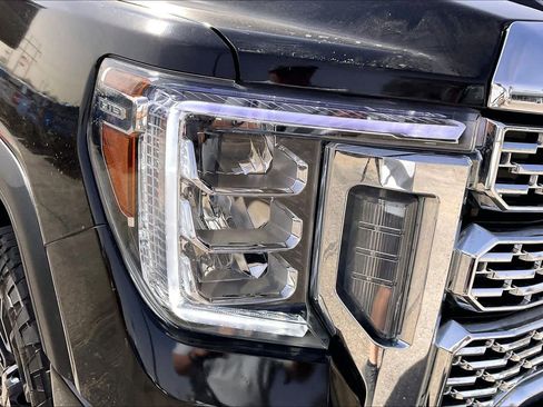 Used 2021 GMC Sierra 2500 Denali w/ Denali Black Diamond Edition image 28