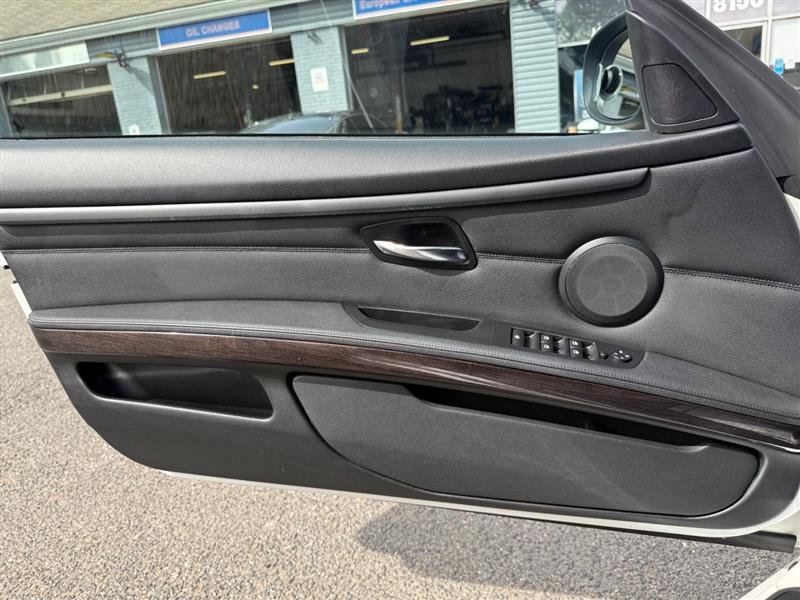 Used 2012 BMW 328i Convertible RWD image 32