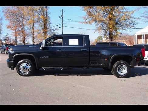 Used 2021 Chevrolet Silverado 3500 High Country image 2