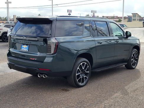 New 2026 Chevrolet Suburban RST image 5