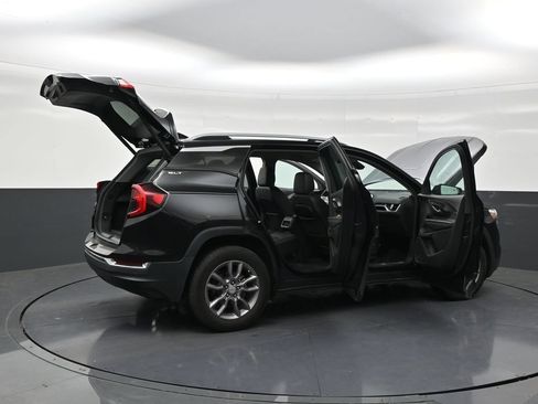 Used 2023 GMC Terrain SLT w/ LPO, Floor Liner Package FWD image 28