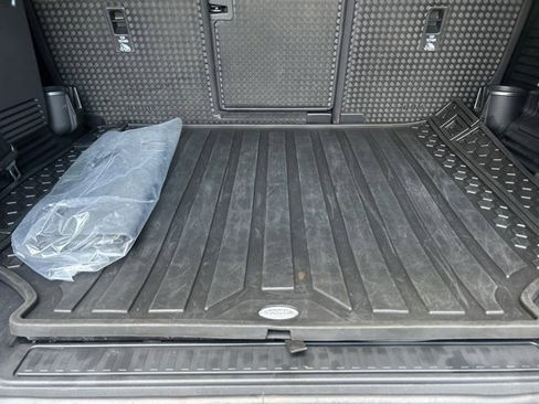 Used 2023 Land Rover Defender 110 X image 29