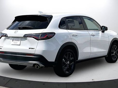 Used 2023 Honda HR-V Sport image 9