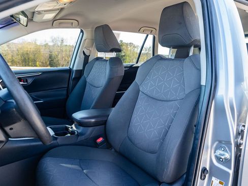 Used 2020 Toyota RAV4 XLE image 20