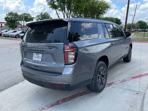 Used 2022 Chevrolet Suburban Z71 image 4