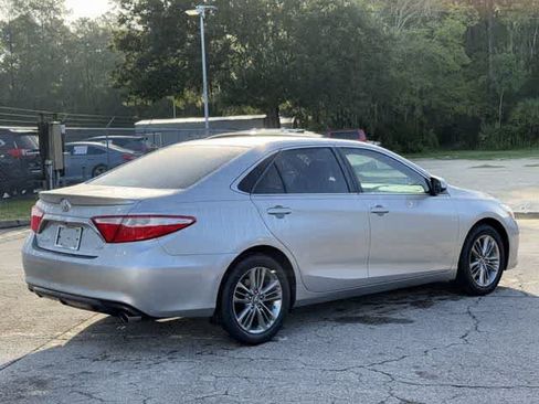 Used 2017 Toyota Camry SE FWD image 6