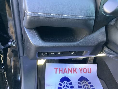 Used 2022 Toyota RAV4 XLE w/ XLE Grade Weather Package image 13