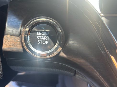 Used 2016 Toyota Avalon Limited w/ Toyota Safety Sense Package FWD image 18