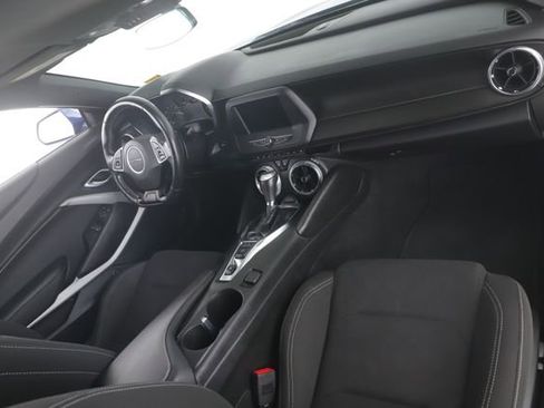 Used 2020 Chevrolet Camaro LT image 21