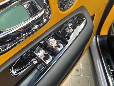 Used 2024 Rolls-Royce Cullinan w/ Interior Detailing Package image 12