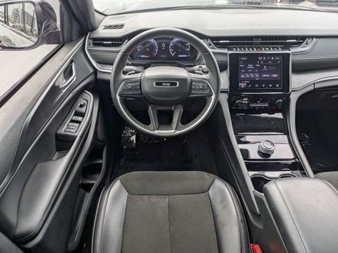 Used 2023 Jeep Grand Cherokee L Laredo AWD/4WD image 18
