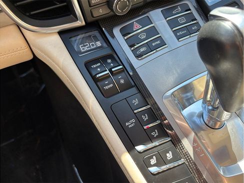 Used 2014 Porsche Panamera 4S image 33