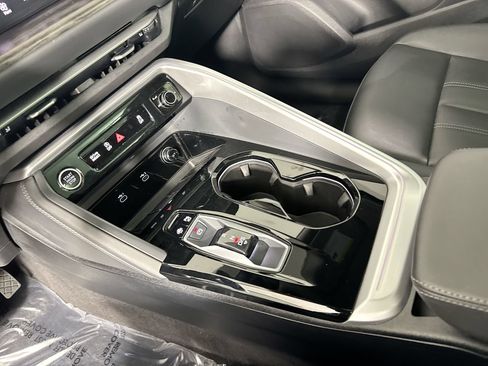 Used 2025 Audi Q5 Premium Plus w/ Premium Plus AWD/4WD image 17