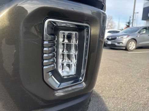 Used 2022 GMC Sierra 2500 AT4 image 6