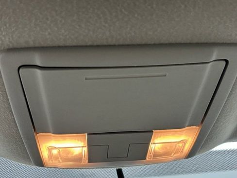 Used 2010 Ford Edge SEL image 24