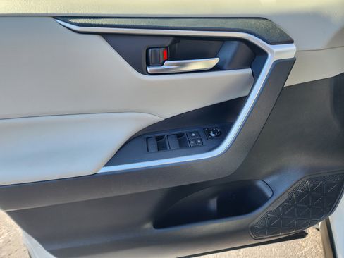 Used 2019 Toyota RAV4 XLE w/ Convenience Package image 23