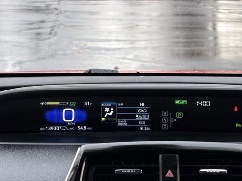 Used 2022 Toyota Prius LE image 14
