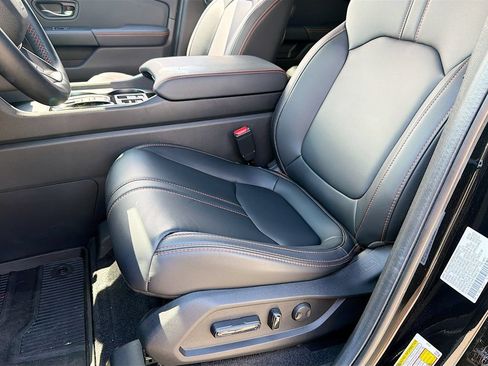 Used 2024 Honda Pilot TrailSport image 37