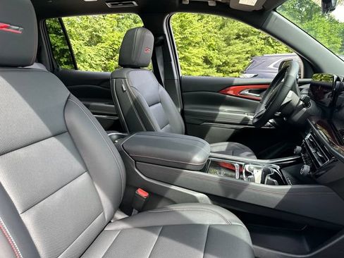 New 2026 Chevrolet Traverse Z71 w/ Driver Confidence Package AWD/4WD image 15