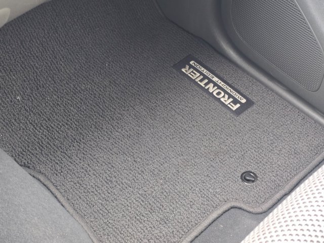 Used 2020 Nissan Frontier SV w/ Midnight Edition Floor Mats RWD image 24