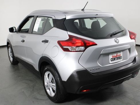 Certified 2019 Nissan Kicks S image 4