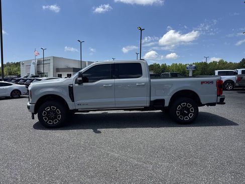Used 2025 Ford F250 Platinum AWD/4WD image 4