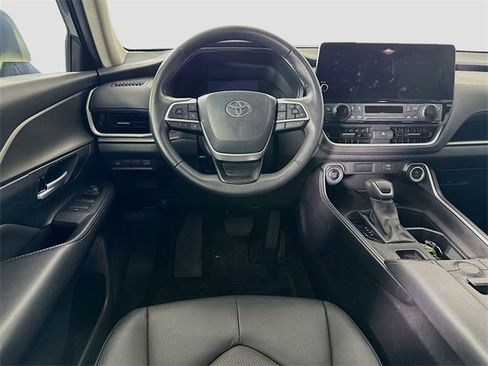 Certified 2024 Toyota Grand Highlander XLE image 22