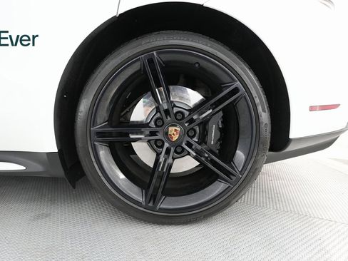 Used 2021 Porsche Taycan 4S image 18