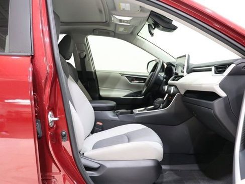 Used 2022 Toyota RAV4 XLE w/ Convenience Package AWD/4WD image 39